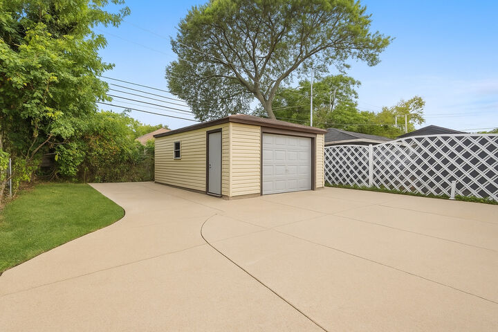 Property Photo:  1923 S 4th Avenue  IL 60153 