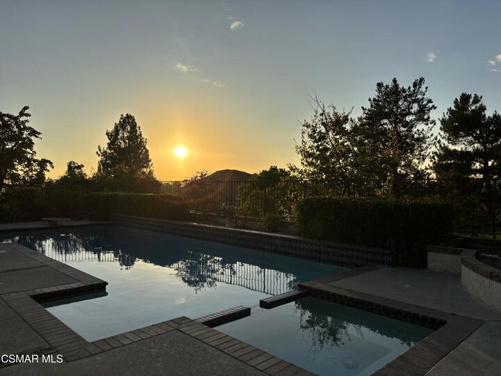 Property Photo:  3957 Corte Cancion  CA 91360 