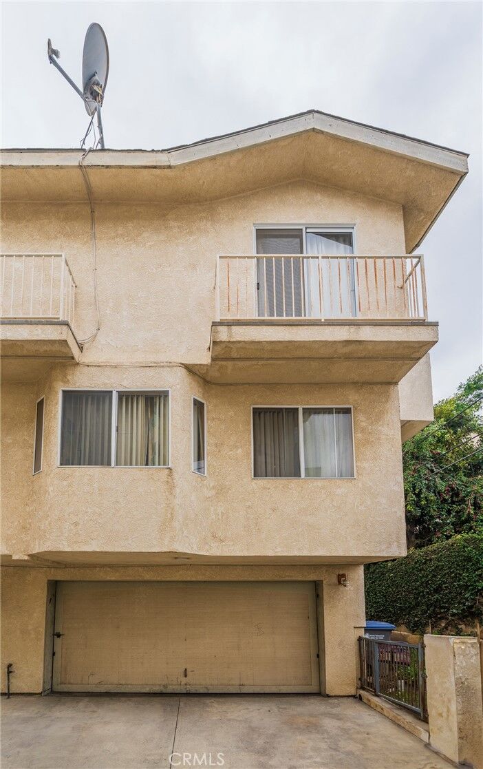 Property Photo:  1707 W 147th Street Unit#5  CA 90247 