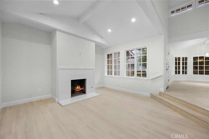 Property Photo: 33 W Malaga Place W CA 90266