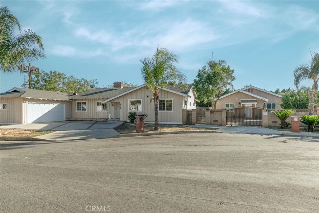 Property Photo:  14230 Calahan  CA 91402 