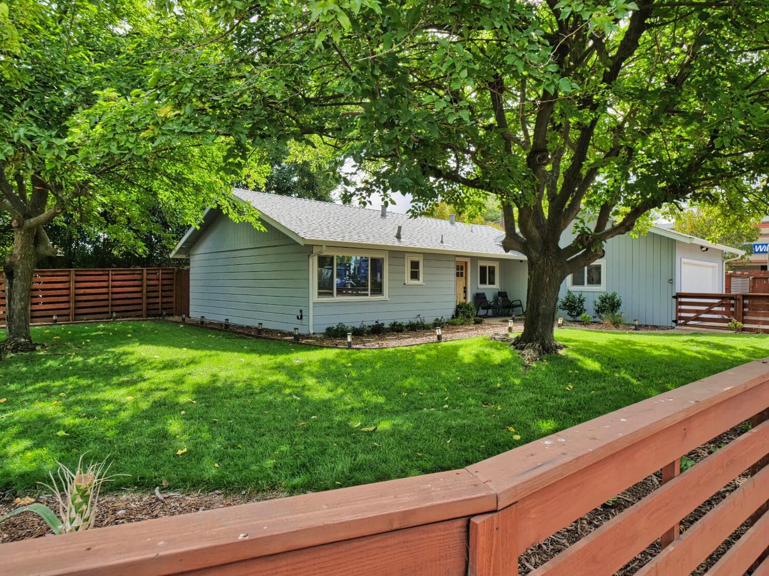 Property Photo:  901 Coloma Street  CA 95630 