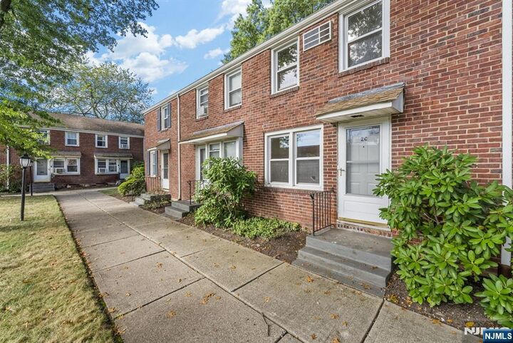 230 Lafayette Place 2C  Englewood NJ 07631 photo