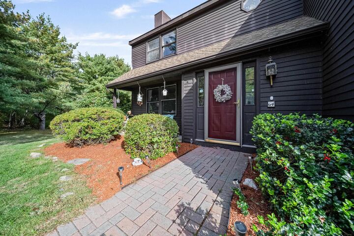 Property Photo:  64 Stacey Circle  NH 03087 