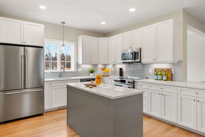 Property Photo: 21 Brightstone Way NH 03873