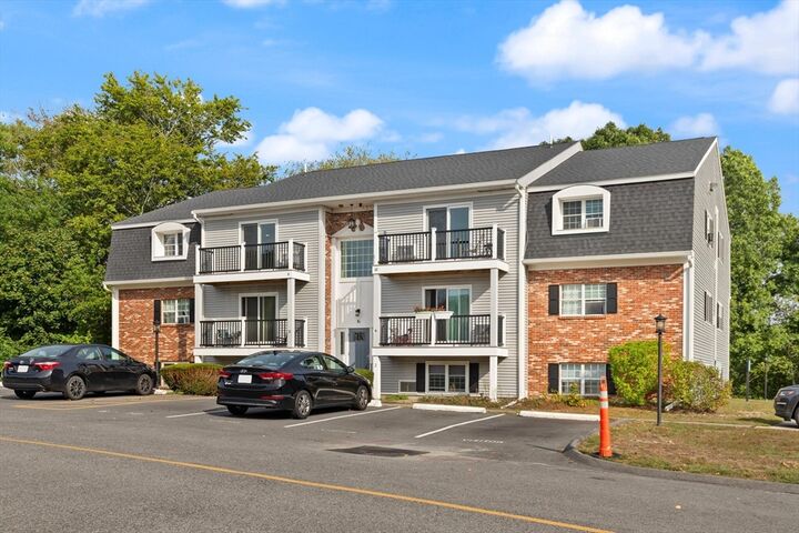 Property Photo:  6 Chapel Hill Dr 9  MA 02360 