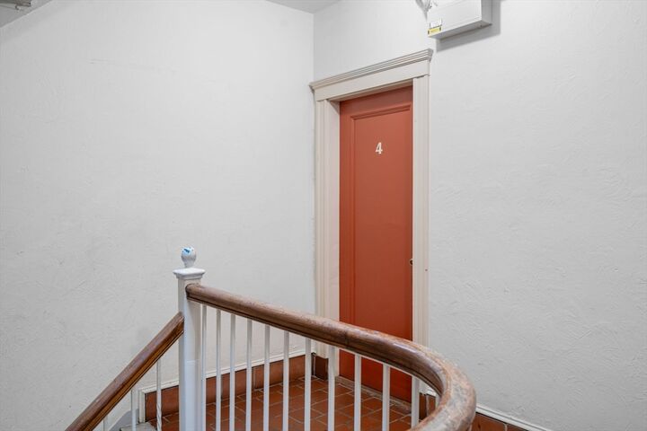 Property Photo:  38 Linnaean St 4  MA 02138 