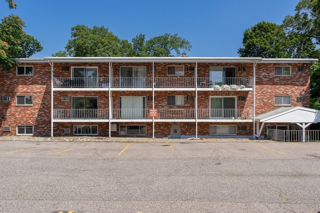 Property Photo:  73 Charlesbank Rd 104  MA 02458 