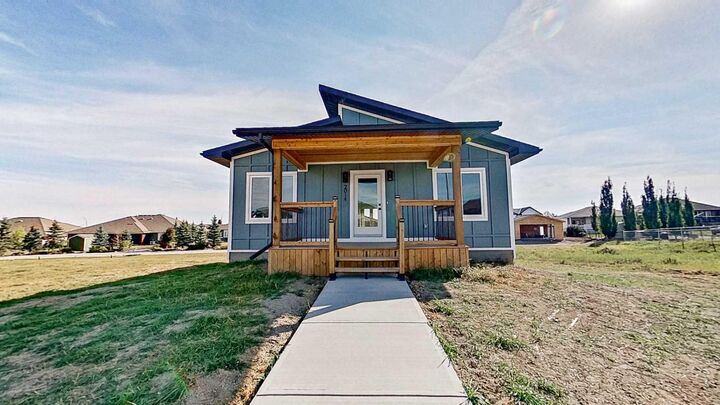 2014 31 Avenue  Nanton AB T0L 1R0 photo