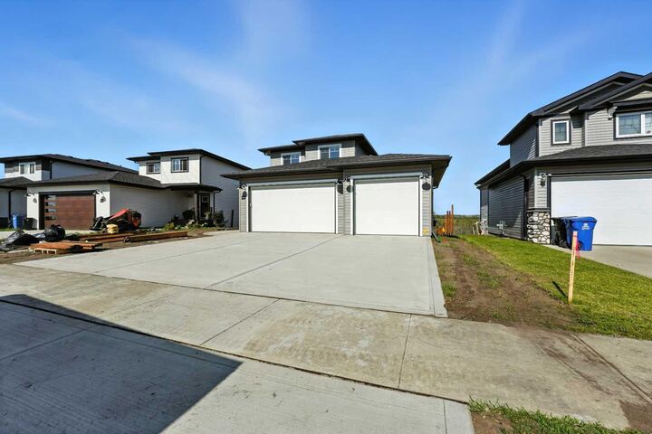 Property Photo: 54 Vista Close AB T4M 0L3