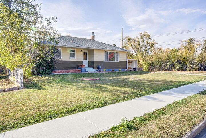 Property Photo:  4705 3 Street W  AB T0L 0T0