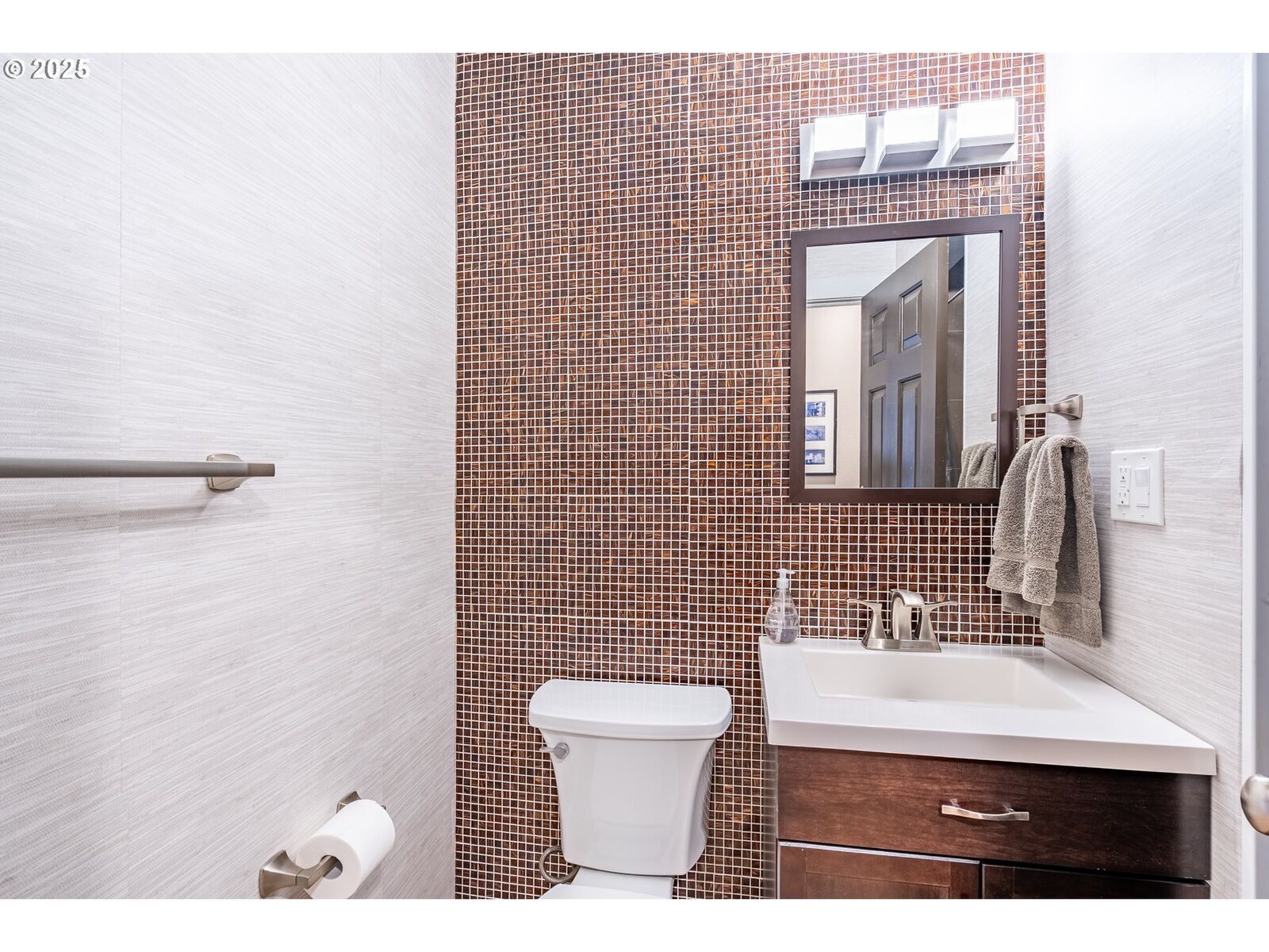 Property Photo: 8140 SW 2nd Ave OR 97219