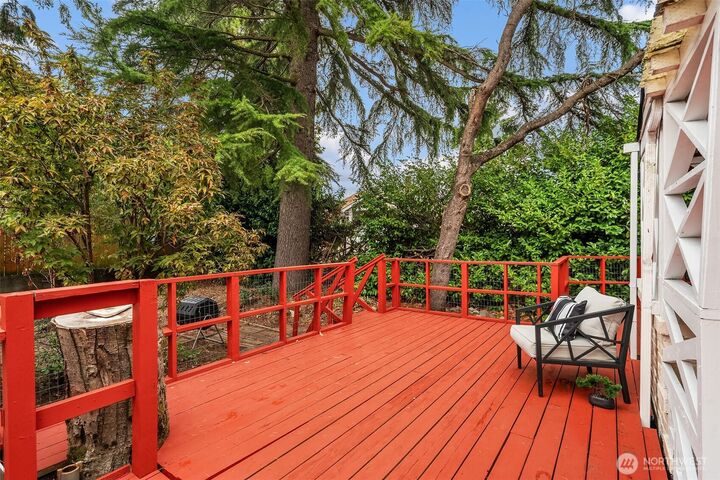 Property Photo:  1067 E 34th Street  WA 98404 