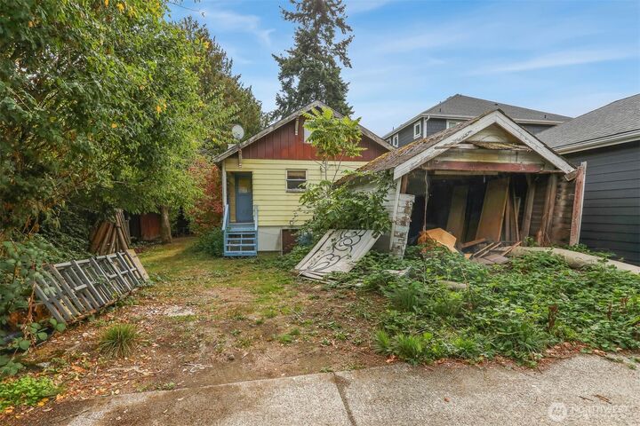 Property Photo:  1208 NW 77th Street  WA 98117 