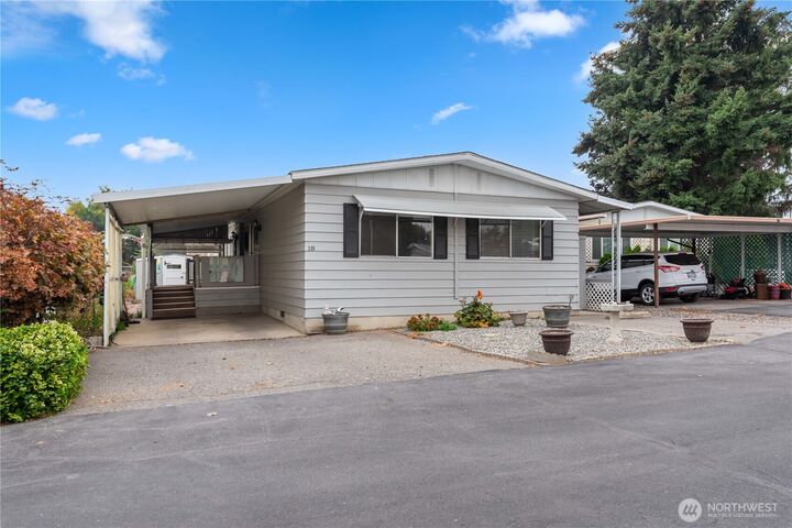 Property Photo:  1311  Maple Street 18  WA 98801 