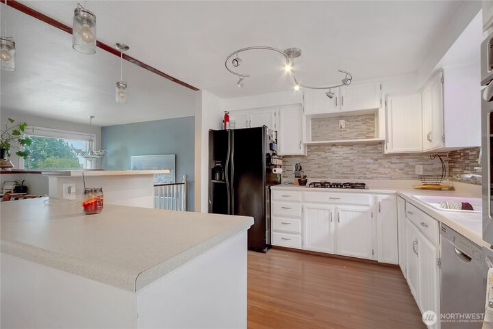 Property Photo: 19234 S 54th St E WA 98391