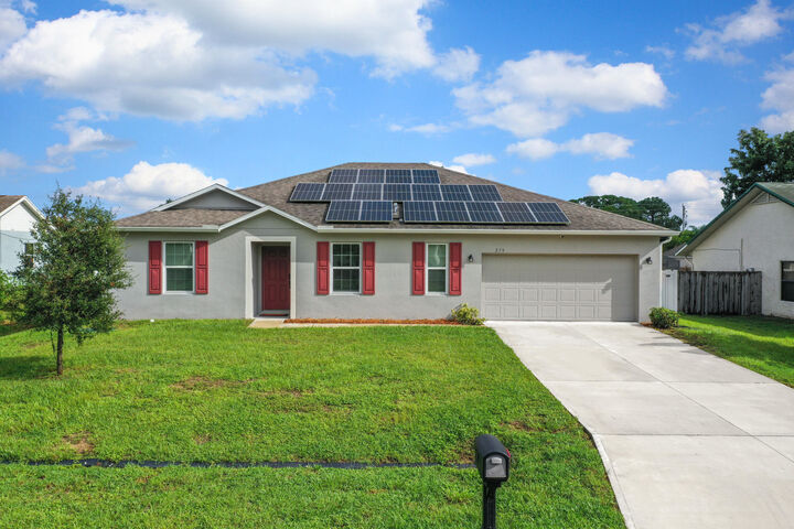 Property Photo:  279 SW Statler Avenue  FL 34984
