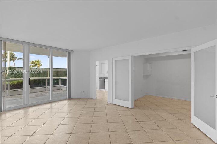 Property Photo:  4779 Collins Ave 506  FL 33140 