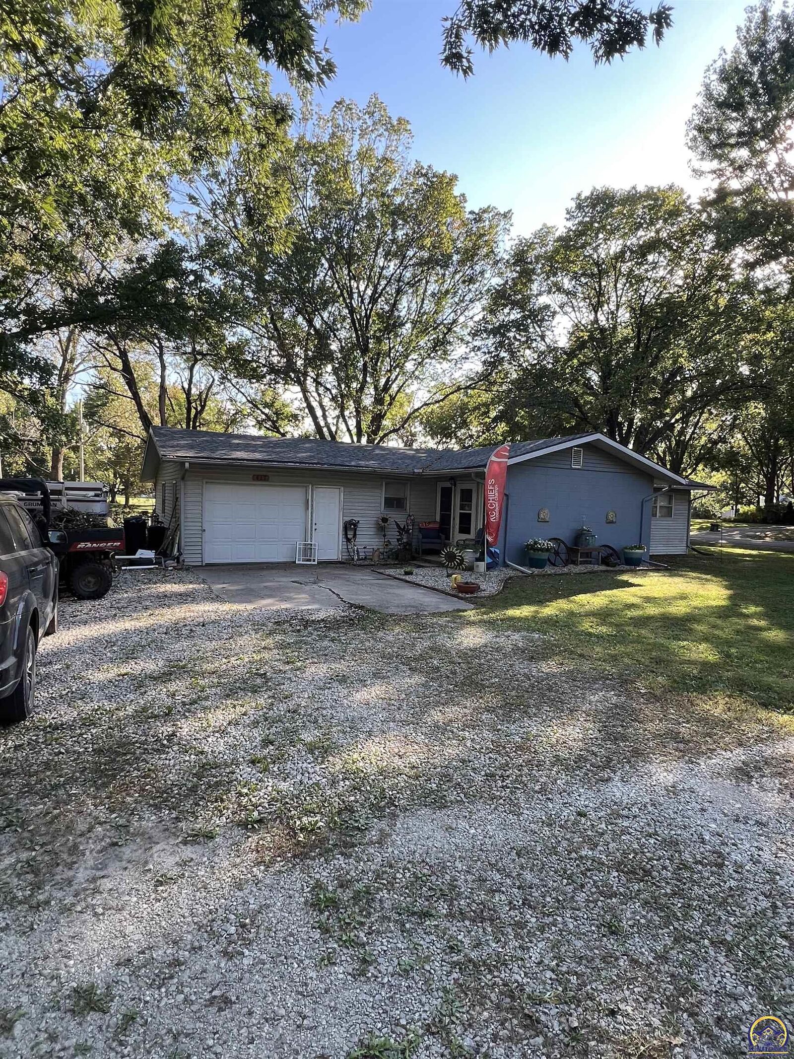 Property Photo:  417 W 5th St  KS 66856 