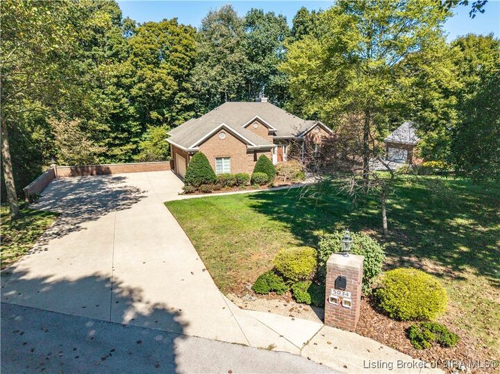 Property Photo: 5034 Bent Creek Drive IN 47119