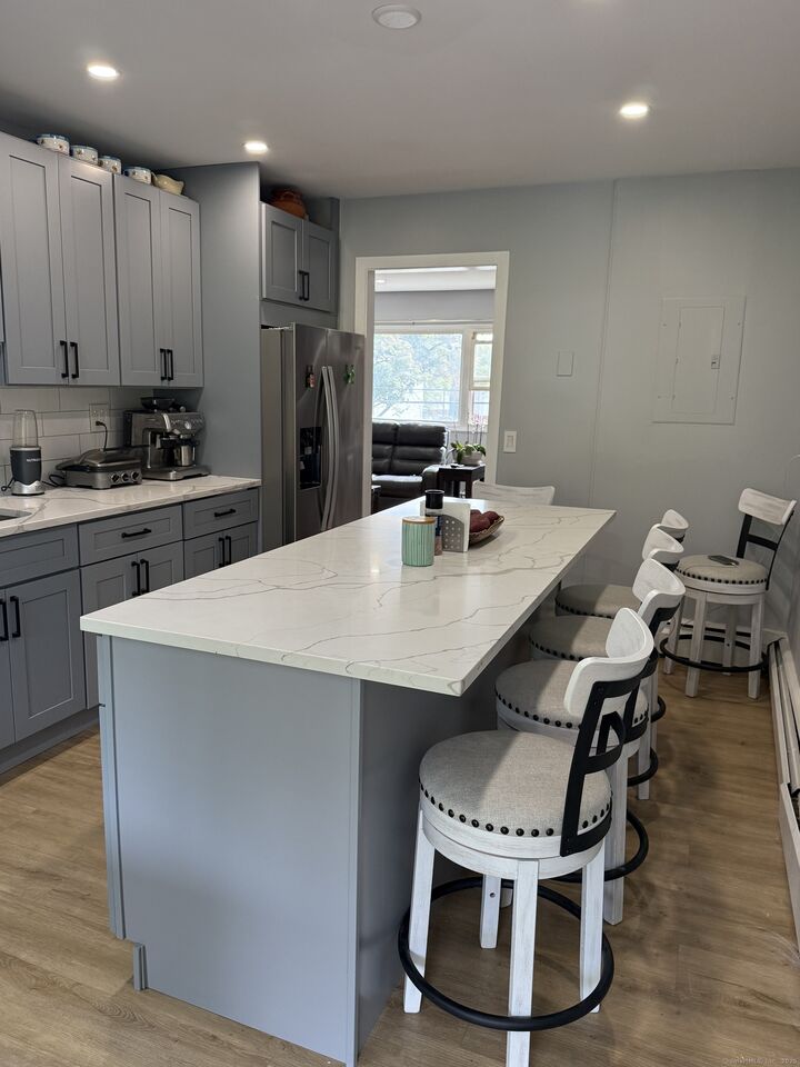 Property Photo:  230 Cherry Hill Drive 2B  CT 06606