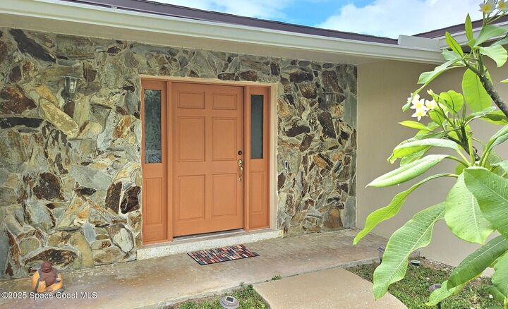 Property Photo:  306 Glen Ridge Road  FL 32926 