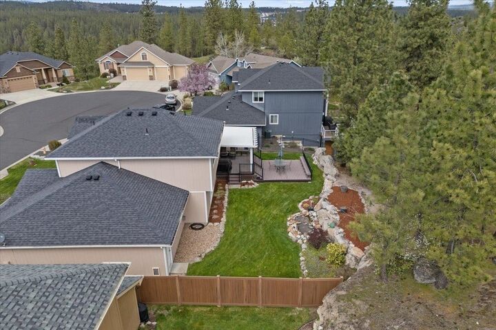 Property Photo: 28 E Lindsey Ln WA 99208