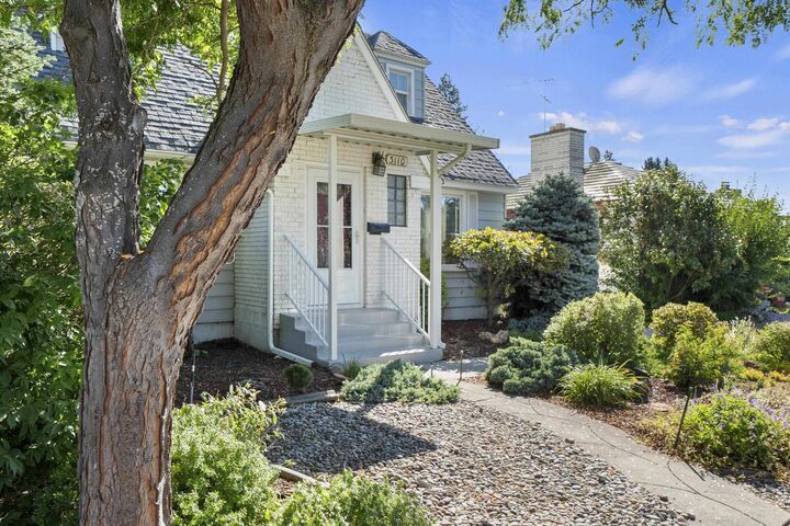 Property Photo:  3110 N Sheridan Ct  WA 99205 