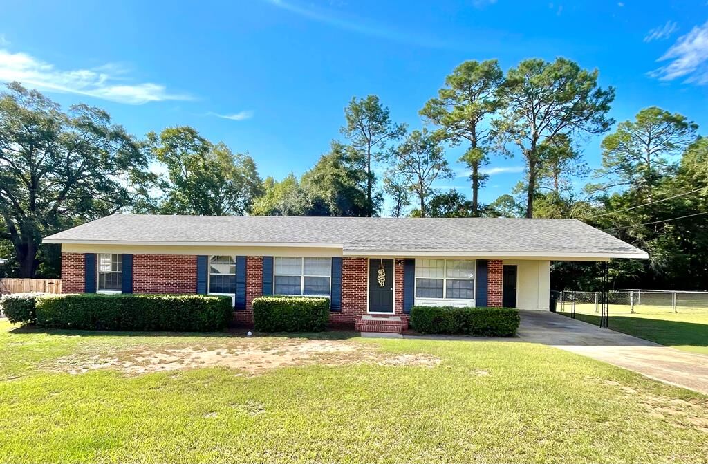 Property Photo: 2303 Debbie Drive AL 36303