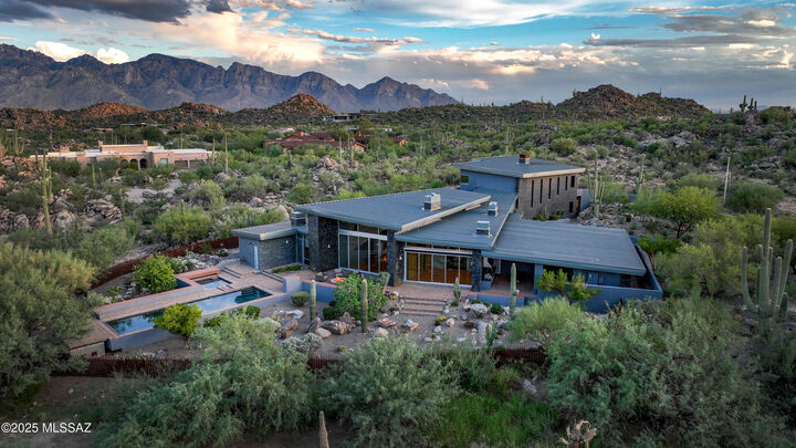 1370 W Tortolita Mountain Circle  Oro Valley AZ 85755 photo