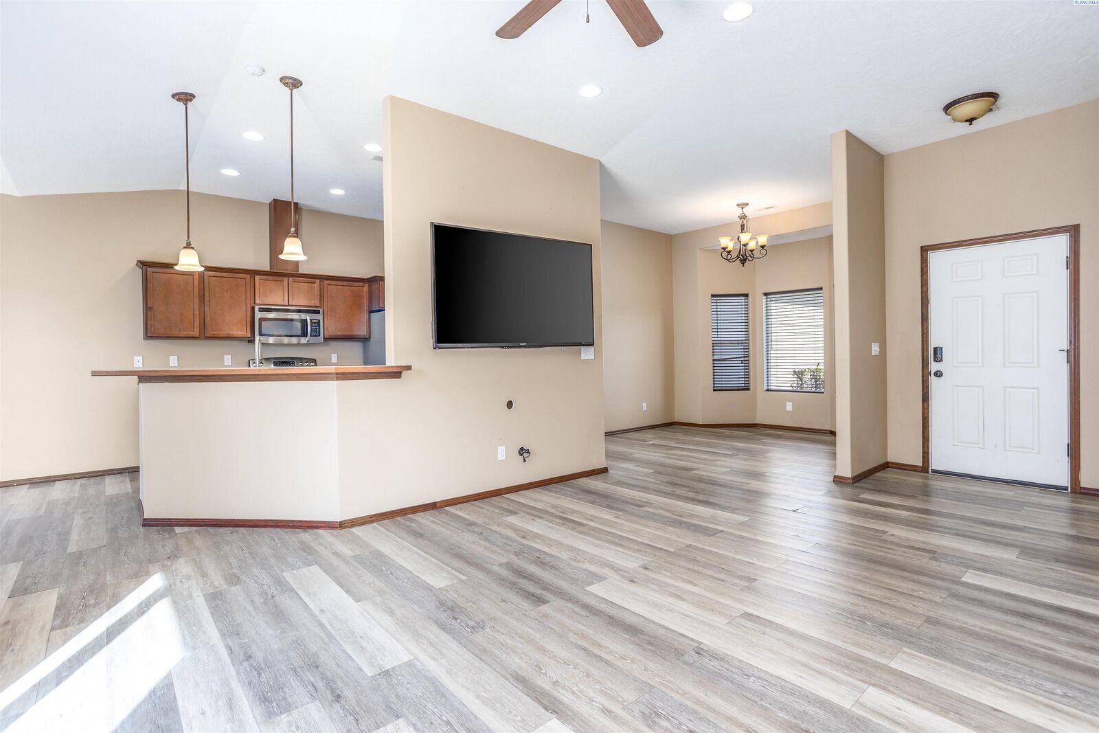 Property Photo:  615 N Larkspur Drive  WA 99344 