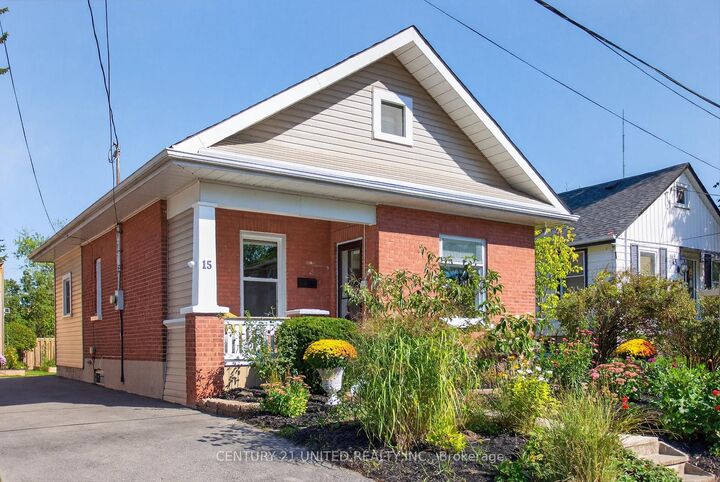 Photo de la propriété:  15 Moir Street  ON K9H 1S4 