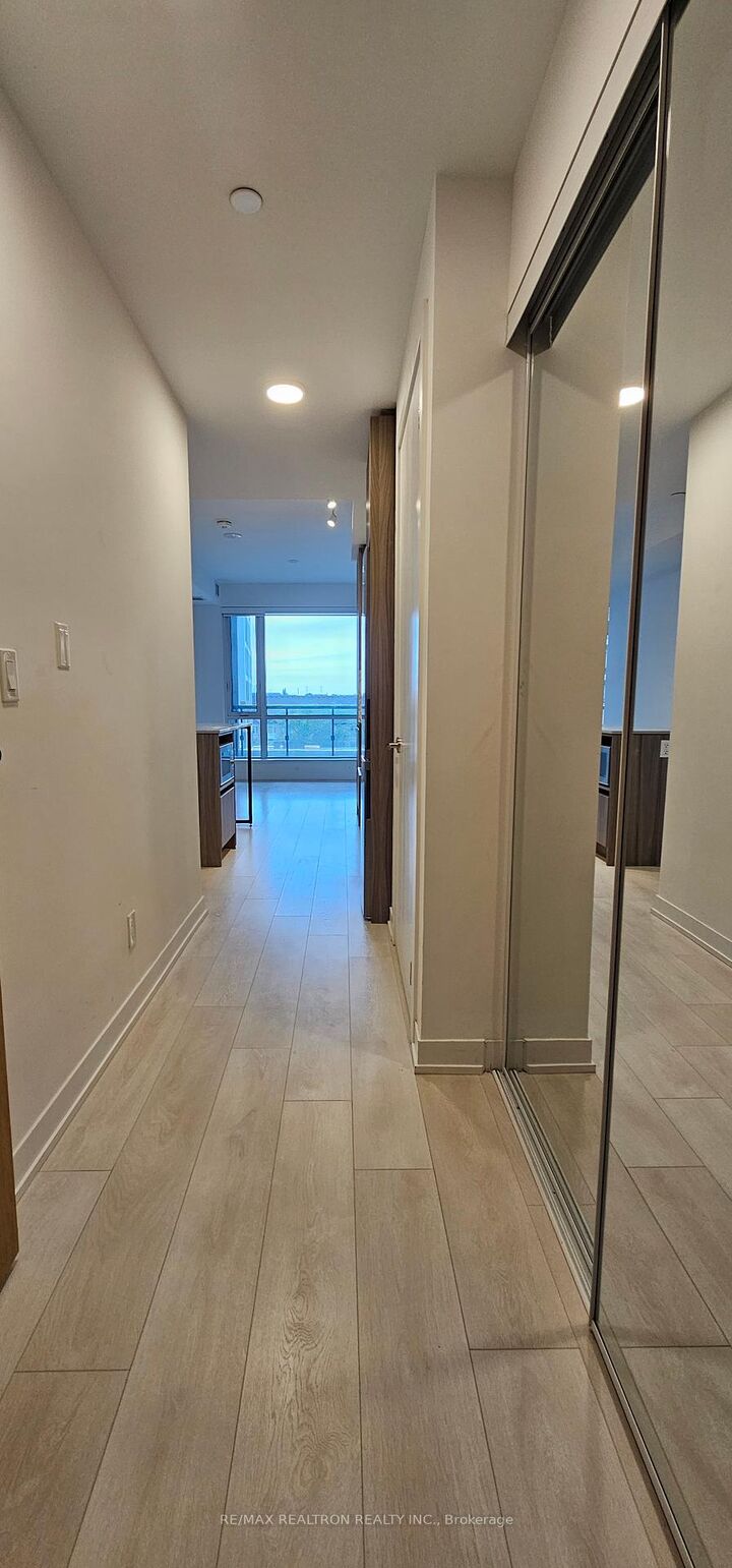 Property Photo:  7950 Bathurst Street 432  ON L4J 0L4