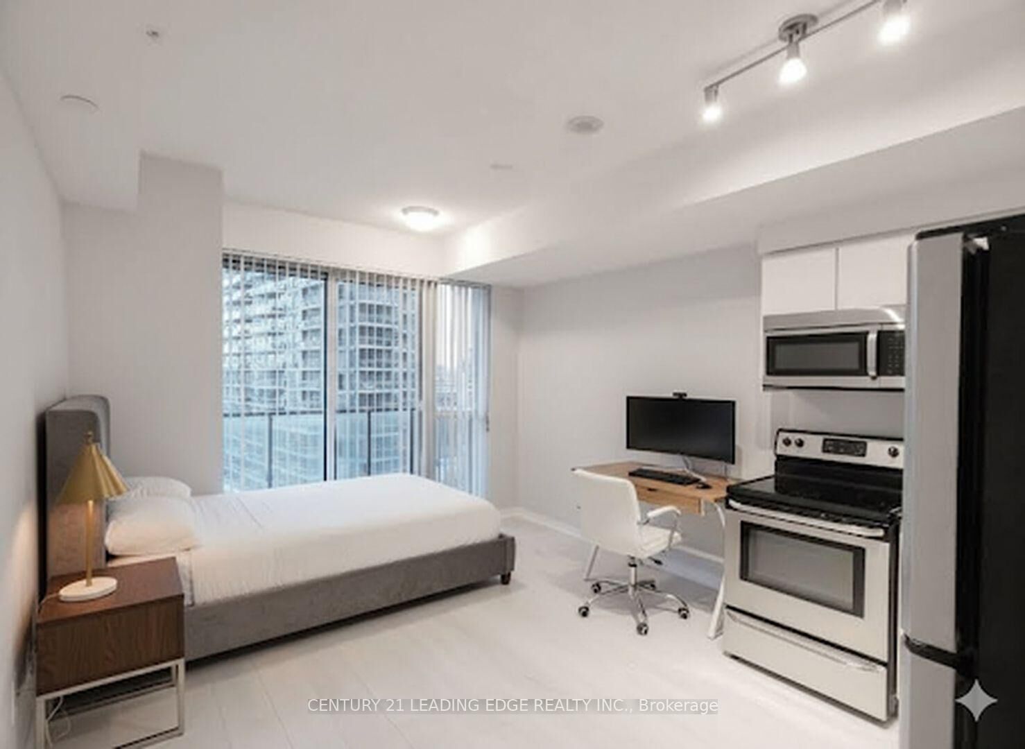 Property Photo:  150 East Liberty Street 1303  ON M6K 3R5 