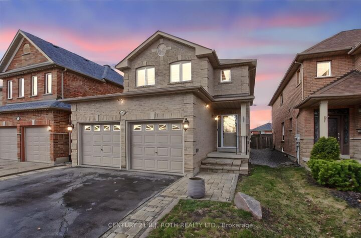 484 Menczel Crescent  Newmarket ON L3X 2P6 photo