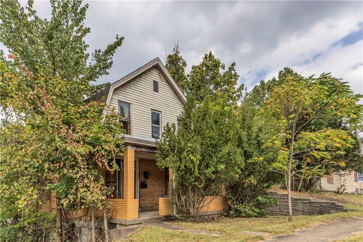 Property Photo:  2233 Laketon Rd  PA 15221 