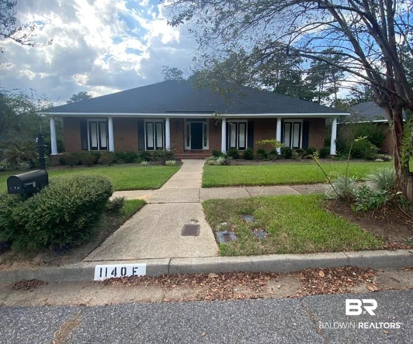 Property Photo:  1140 E Newbury Lane  AL 36695 