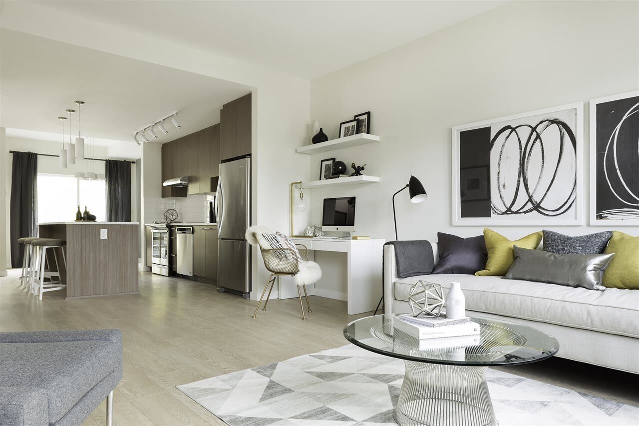 Property Photo:  32633 Simon Avenue 118  BC V2T 0G9 