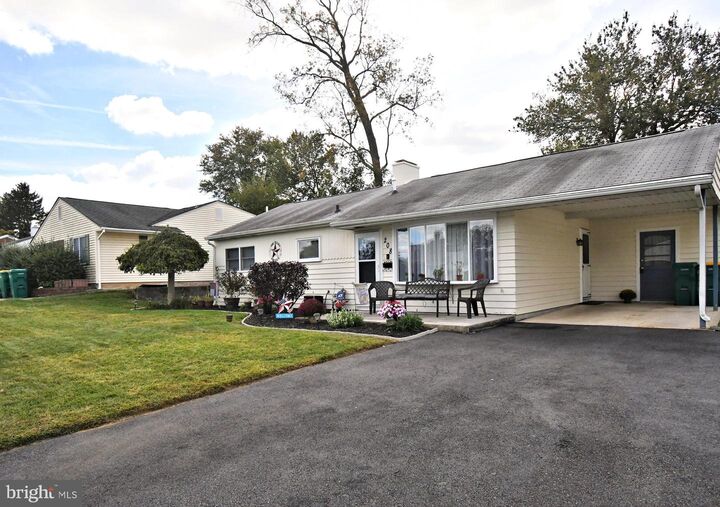 Property Photo:  208 Suffolk Road  PA 19030