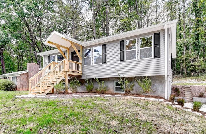 32 Liberty Circle  Candler NC 28715 photo