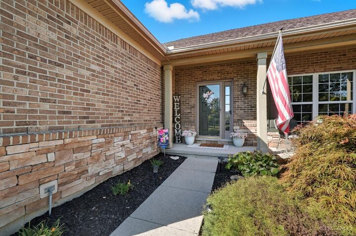 Property Photo: 5662 Hawthorn Court OH 45040