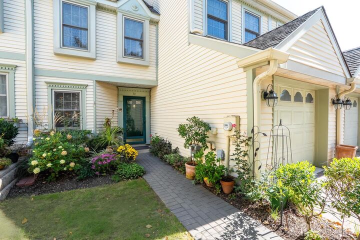 Property Photo:  72 Fair Acres Court  NJ 08824 