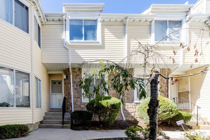 1050 Schmidt Lane  North Brunswick NJ 08902 photo