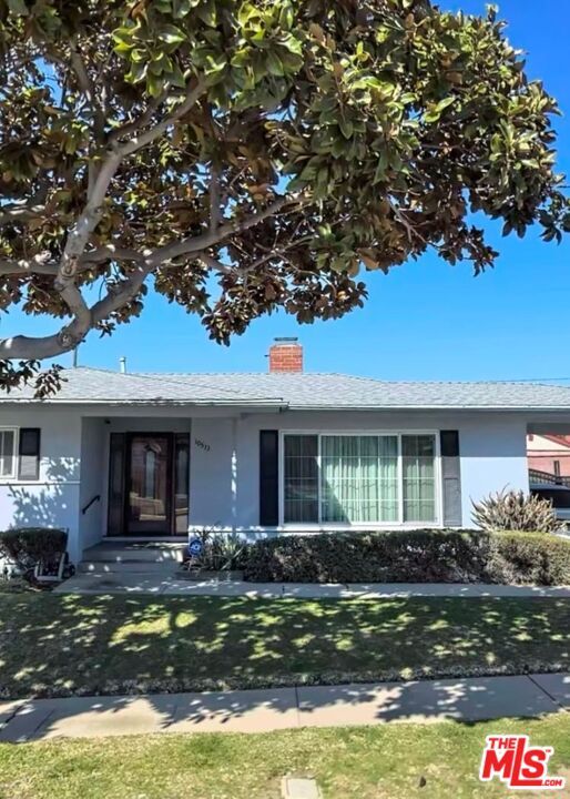 Property Photo:  10513 S 5th Ave  CA 90303 