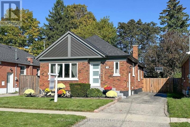103 Oakes Avenue  Oshawa (O'Neill) ON L1G 6C5 photo