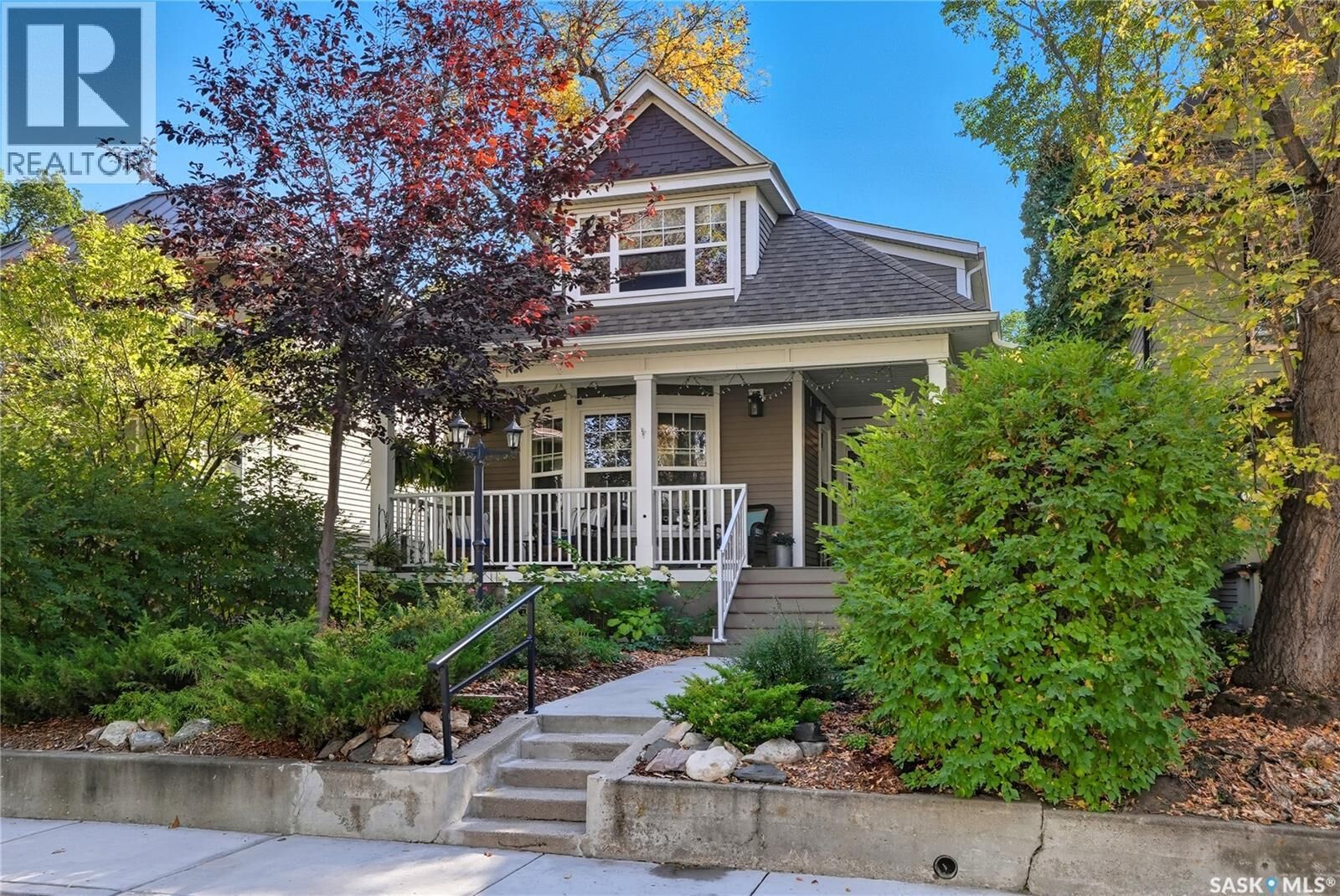 Property Photo:  116 9th Street E  SK S7N 0A2 