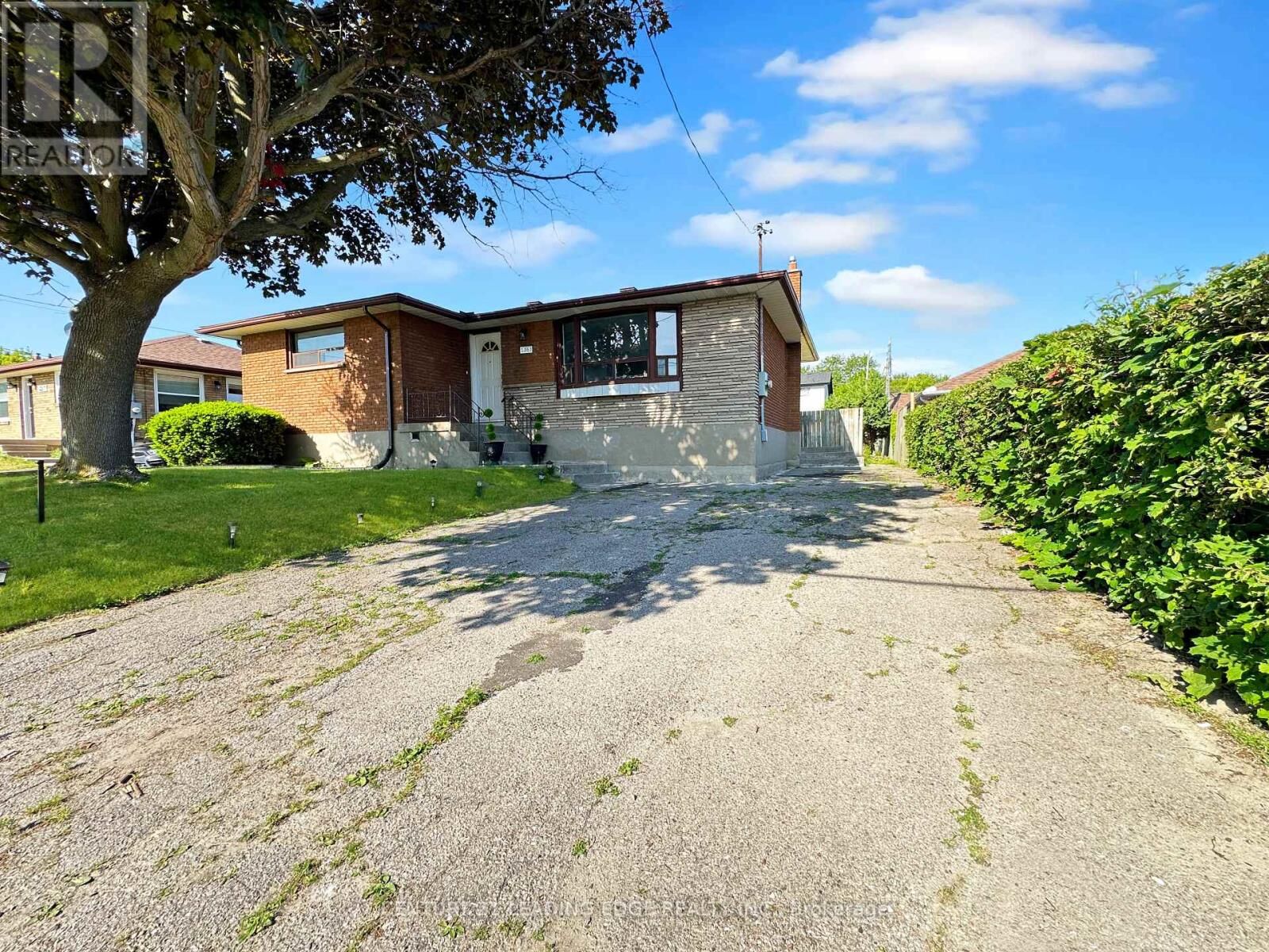 Property Photo:  1363 Park Road South  ON L1J 4K3 