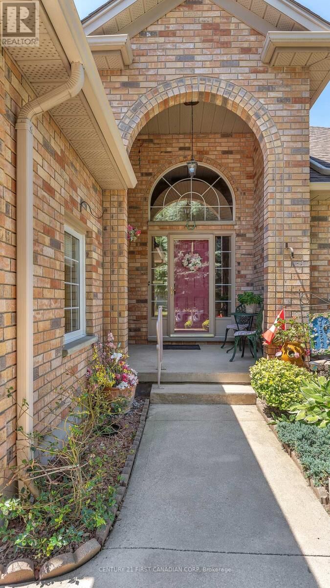 Property Photo:  79 Wintergarden Road  ON N5Y 5M3 