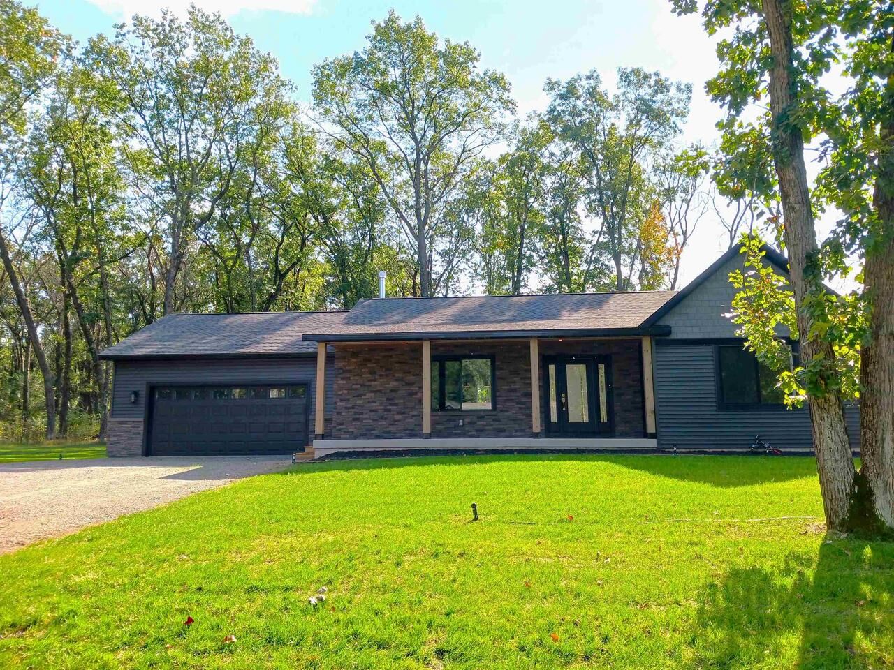 Property Photo:  1555 Kingswood Trail  WI 54457