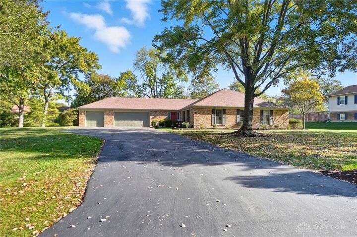 Property Photo:  1553 Roamont Drive  OH 45459 